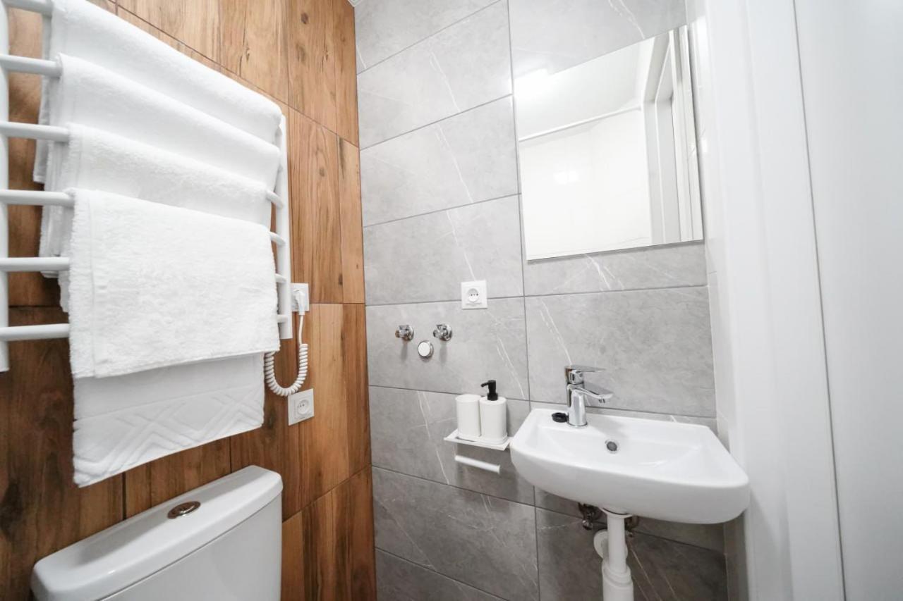 Myfreedom Апартаменти Метро Печерська Військовий Госпіталь Kyiv Room photo